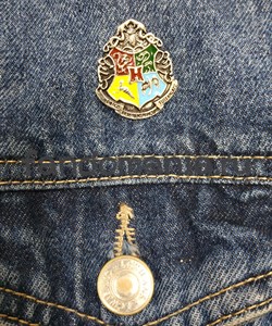 Значок "Герб Хогвартса" (Гарри Поттер) - фото 29542